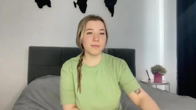 Image 7 of ember_bunny Stream on Chaturbate on 13 months ago