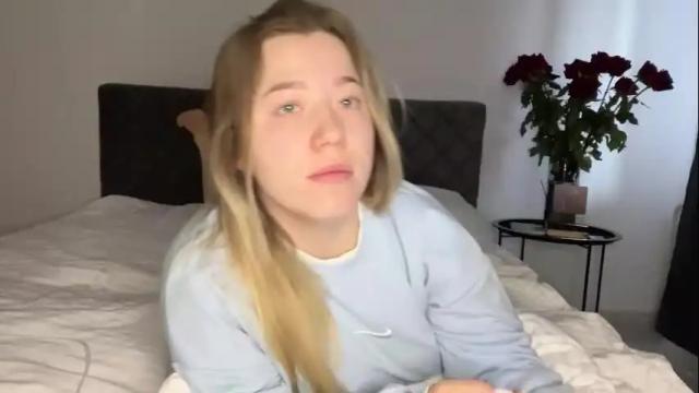Image 2 of ember_bunny Stream on Chaturbate on 1 month ago
