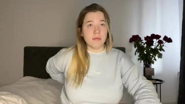 Image 7 of ember_bunny Stream on Chaturbate on 1 month ago