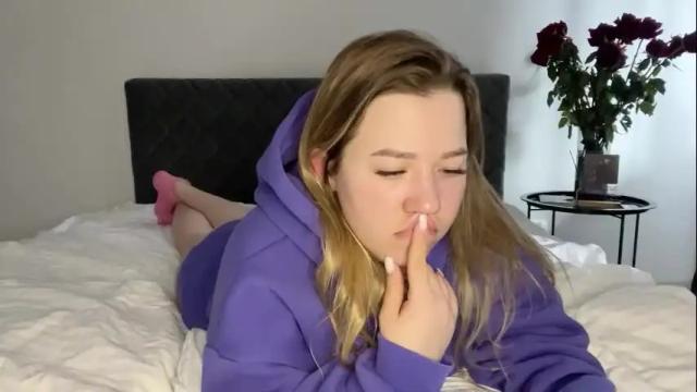 Image 3 of ember_bunny Stream on Chaturbate on 1 month ago