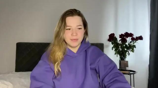 Image 6 of ember_bunny Stream on Chaturbate on 1 month ago