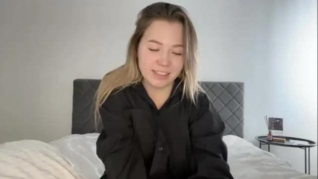 Image 11 of ember_bunny Stream on Chaturbate on 1 month ago