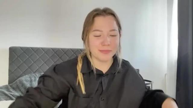 Image 12 of ember_bunny Stream on Chaturbate on 1 month ago