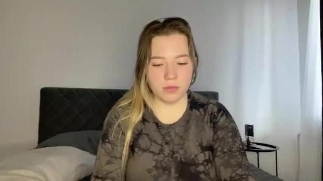 Image 7 of ember_bunny Stream on Chaturbate on 1 month ago