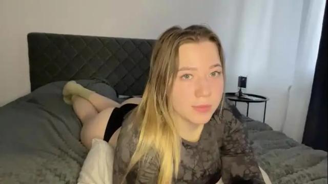 Image 8 of ember_bunny Stream on Chaturbate on 1 month ago