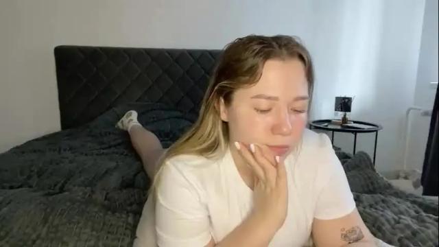Image 10 of ember_bunny Stream on Chaturbate on 1 month ago