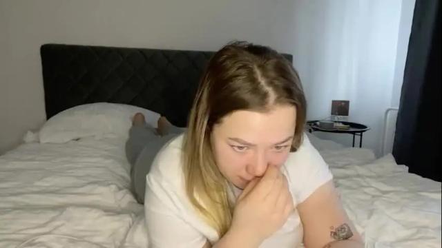 Image 7 of ember_bunny Stream on Chaturbate on 1 month ago