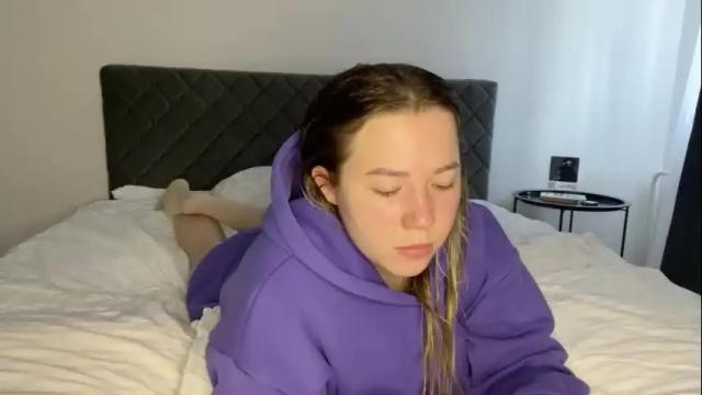 Thumbnail 1, ember_bunny's Stream at Chaturbate, 1 month ago