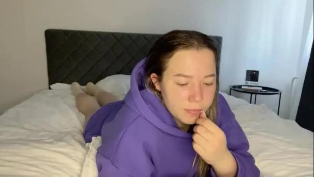 Image 2 of ember_bunny Stream on Chaturbate on 1 month ago