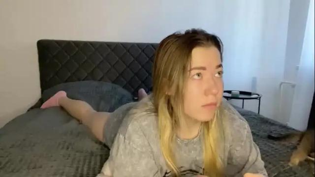 Image 2 of ember_bunny Stream on Chaturbate on 1 month ago