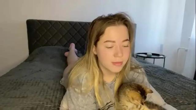 Image 6 of ember_bunny Stream on Chaturbate on 1 month ago