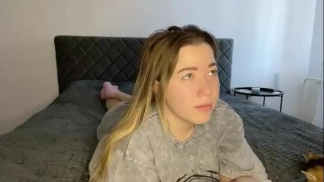 Image 8 of ember_bunny Stream on Chaturbate on 1 month ago