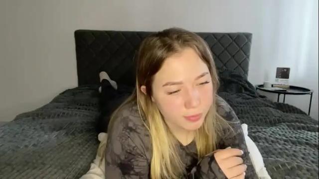 Image 11 of ember_bunny Stream on Chaturbate on 1 month ago