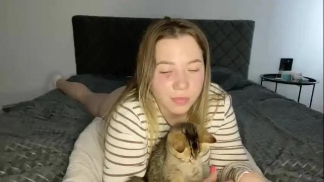 Image 11 of ember_bunny Stream on Chaturbate on 21 days ago
