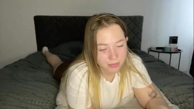 Image 6 of ember_bunny Stream on Chaturbate on 20 days ago