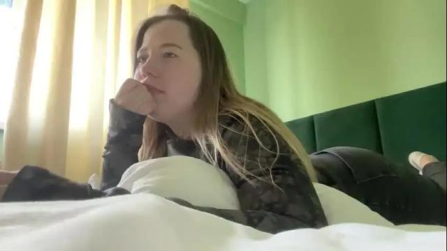 Image 6 of ember_bunny Stream on Chaturbate on 17 days ago