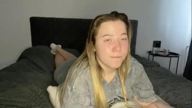 Image 10 of ember_bunny Stream on Chaturbate on 15 days ago