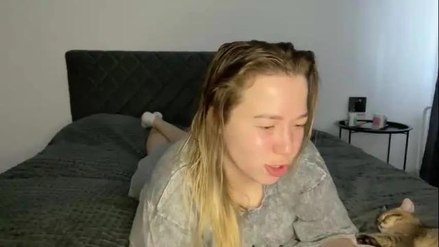 Image 6 of ember_bunny Stream on Chaturbate on 15 days ago