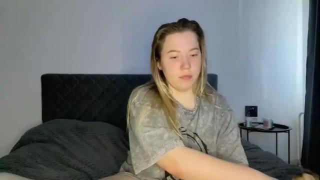 Image 8 of ember_bunny Stream on Chaturbate on 15 days ago