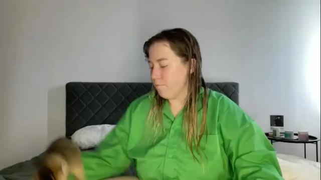 Image 3 of ember_bunny Stream on Chaturbate on 13 days ago