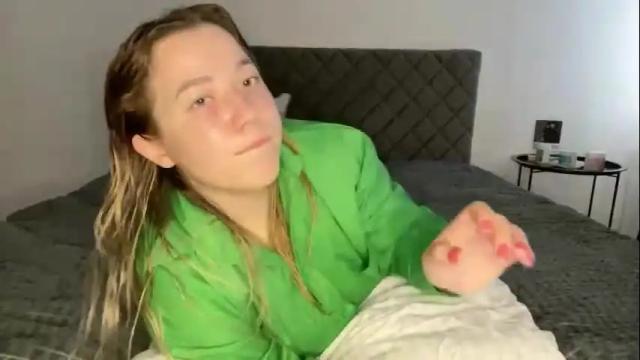 Image 6 of ember_bunny Stream on Chaturbate on 13 days ago