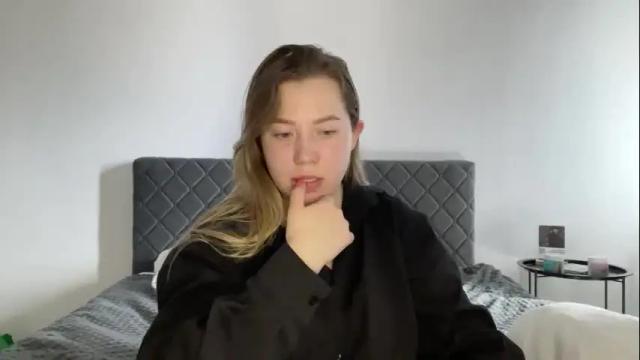 Image 11 of ember_bunny Stream on Chaturbate on 12 days ago