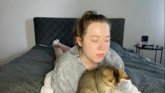 Image 3 of ember_bunny Stream on Chaturbate on 9 days ago
