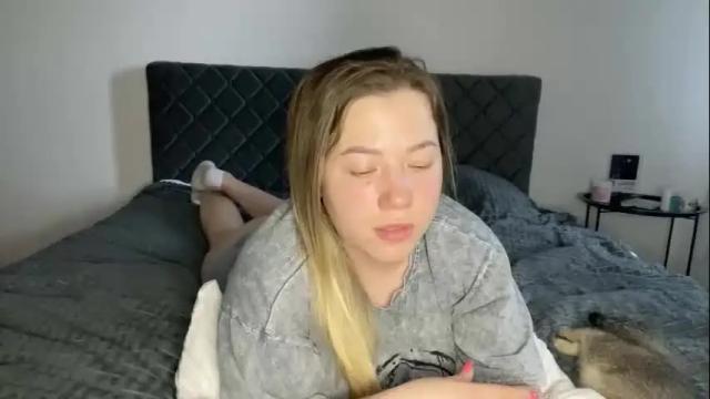 Image 8 of ember_bunny Stream on Chaturbate on 9 days ago