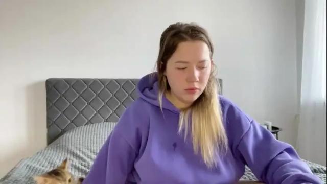 Image 2 of ember_bunny Stream on Chaturbate on 5 days ago