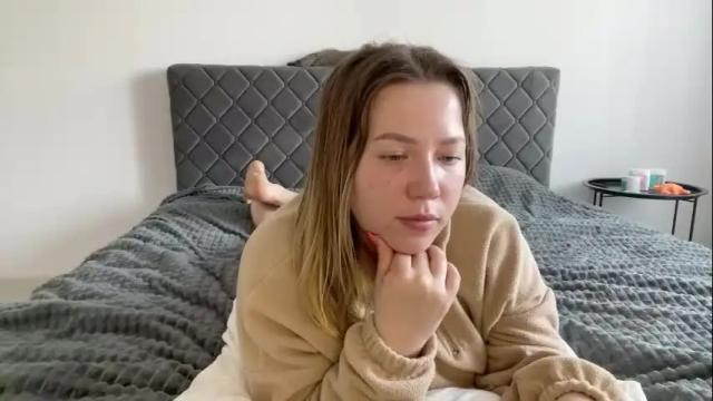 Image 2 of ember_bunny Stream on Chaturbate on 2 days ago