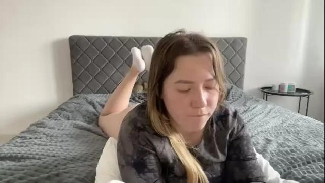 Image 2 of ember_bunny Stream on Chaturbate on 1 day ago