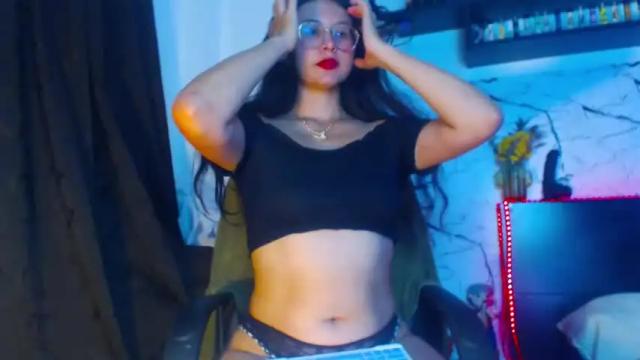 Image 10 of ember_cooper Stream on Chaturbate on 13 months ago