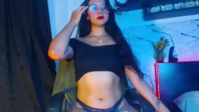 Image 6 of ember_cooper Stream on Chaturbate on 13 months ago