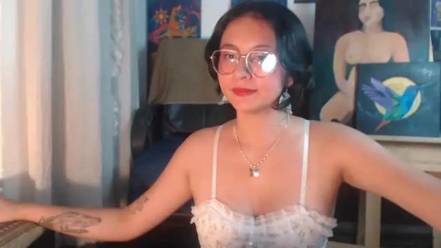 Image 10 of ember_cooper Stream on Chaturbate on 13 months ago