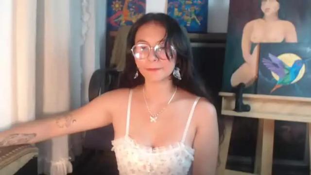 Image 4 of ember_cooper Stream on Chaturbate on 13 months ago