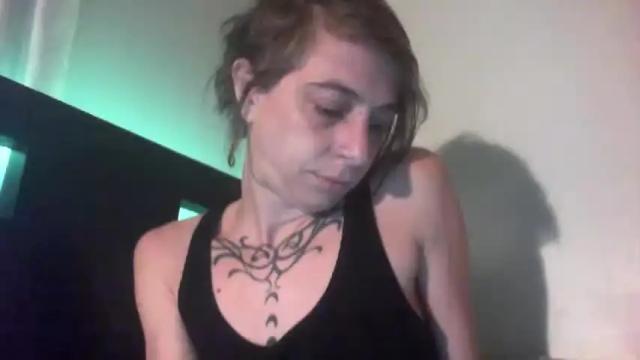 Image 10 of ember_kyle Stream on Chaturbate on 17 months ago