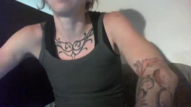 Image 6 of ember_kyle Stream on Chaturbate on 17 months ago