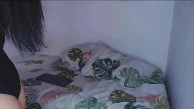 Image 4 of ember_wanda Stream on Chaturbate on 17 months ago