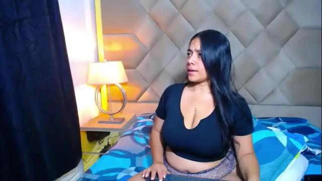 Image 3 of ember_wanda_ Stream on Chaturbate on 2 months ago