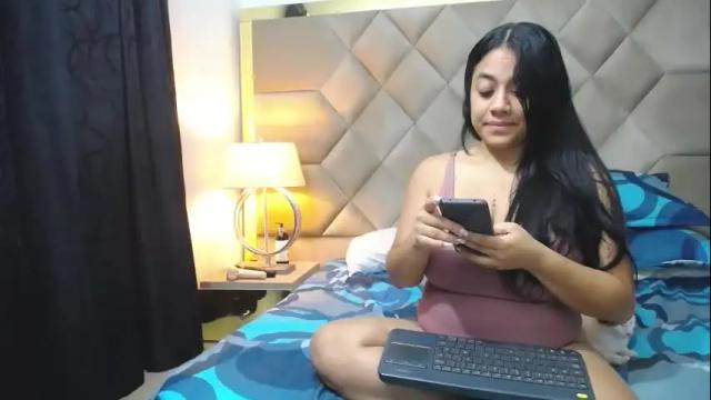 Image 4 of ember_wanda_ Stream on Chaturbate on 1 month ago