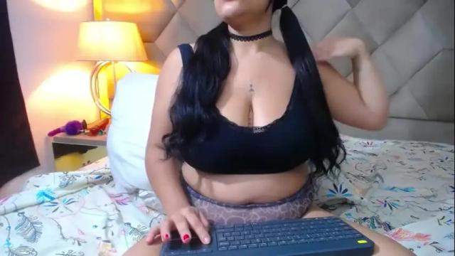 Image 2 of ember_wanda_ Stream on Chaturbate on 10 days ago