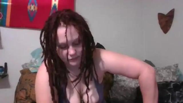 Image 2 of emberkingsleigh Stream on Chaturbate on 24 months ago
