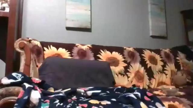 Thumbnail 1, emberkingsleigh's Stream at Chaturbate, 23 months ago