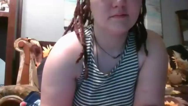 Image 12 of emberkingsleigh Stream on Chaturbate on 23 months ago