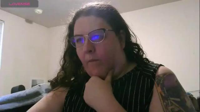 Image 3 of emberlynnix Stream on Chaturbate on 1 month ago