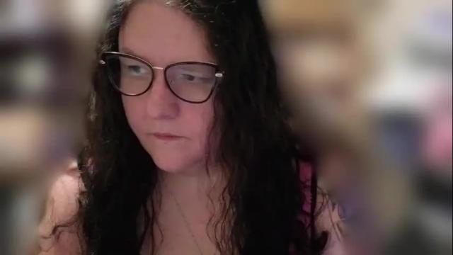 Image 3 of emberlynnix Stream on Chaturbate on 3 months ago