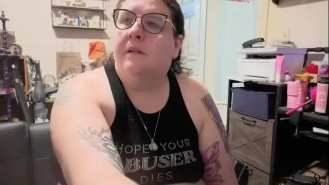 Image 3 of emberlynnix Stream on Chaturbate on 1 month ago