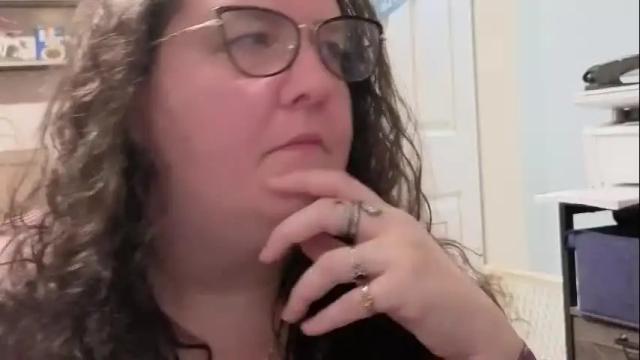 Image 3 of emberlynnix Stream on Chaturbate on 1 month ago