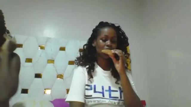 Image 2 of embermalkia_101 Stream on Chaturbate on 14 months ago