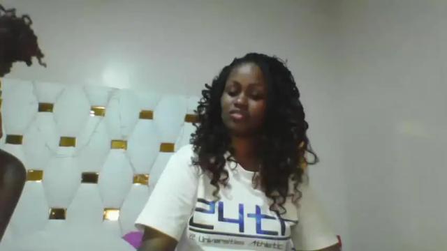 Image 7 of embermalkia_101 Stream on Chaturbate on 14 months ago